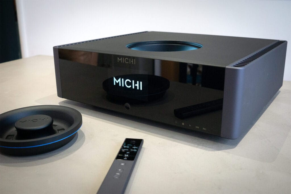 Rotel Michi Q5 with logo displayed