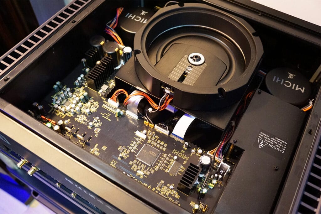 Rotel Michi Q5 internals