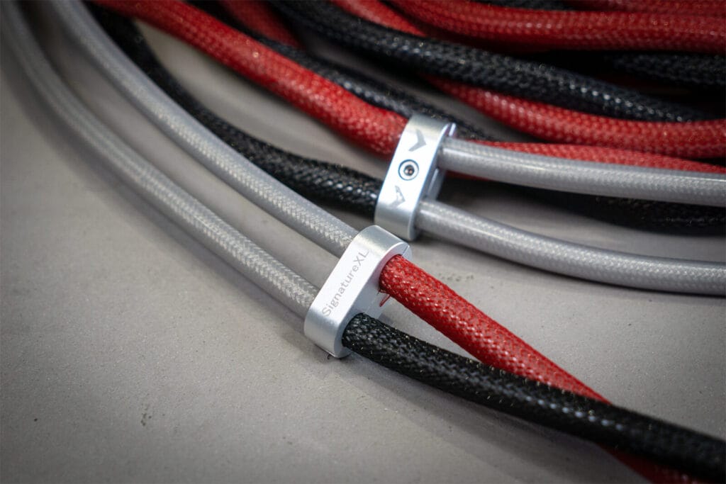 Chord SignatureXL cable clamps