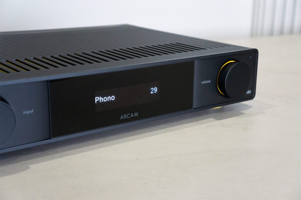 Arcam A25+ on phono input