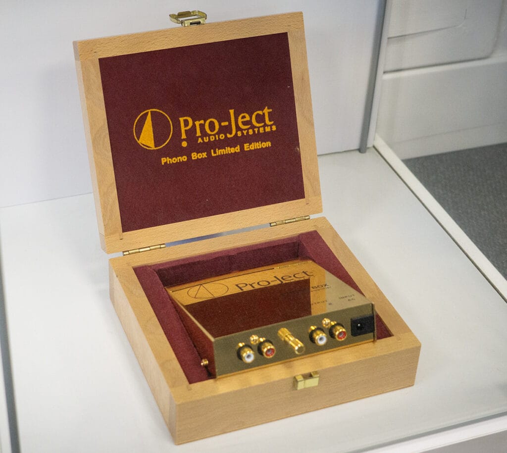 Pro-Ject gold phono box