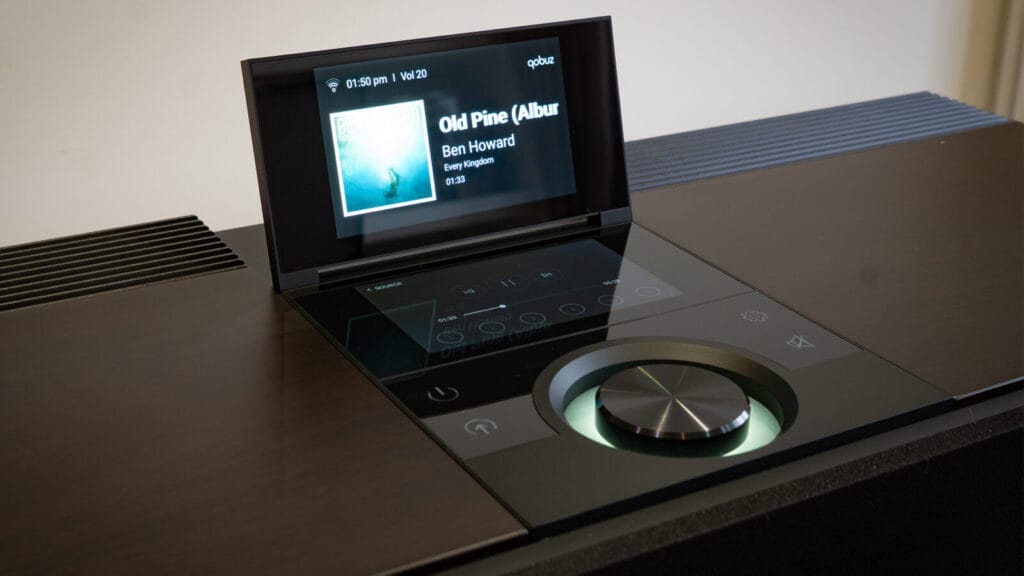 Primare Allt-i-Ett with screen up