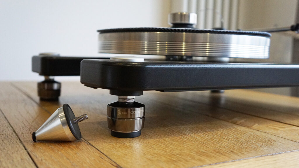 IsoAcoustics GAIA III on VPI Scout with old foot