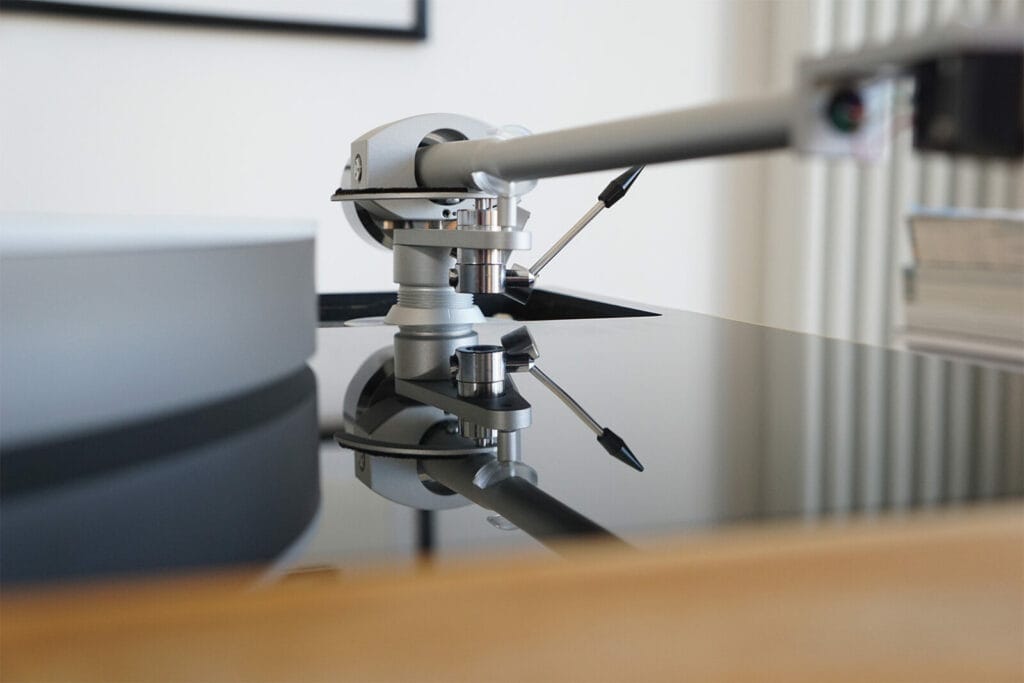 Pink Triangle Export GTi showing Audio Note Arm One II arm pillar