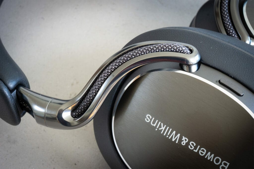 Bowers & Wilkins Px8 S2 cable close up