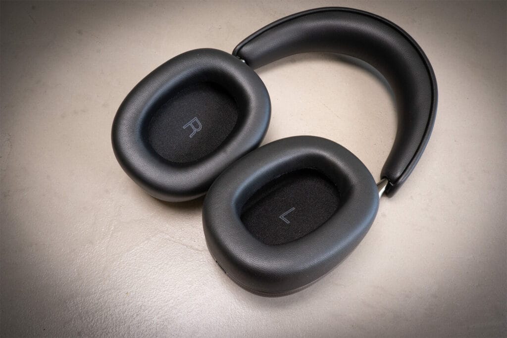 Bowers & Wilkins Px8 S2 inner ear cups