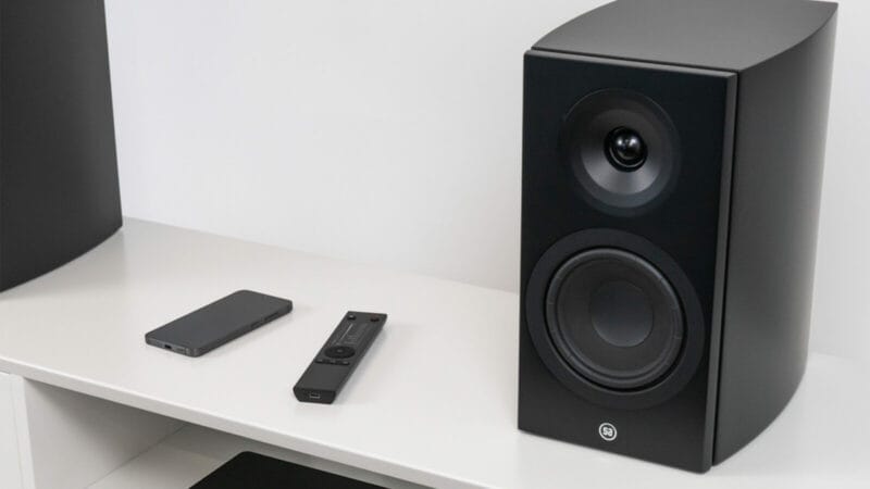 System Audio Legend 5.2 silverback DS active loudspeakers in black