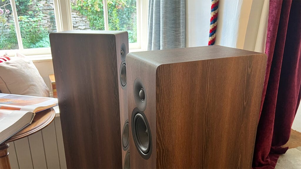 Acoustic Energy AE320² top section