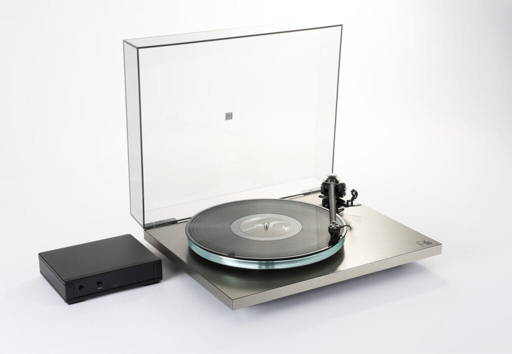 Rega Planer 6 RS with lid up