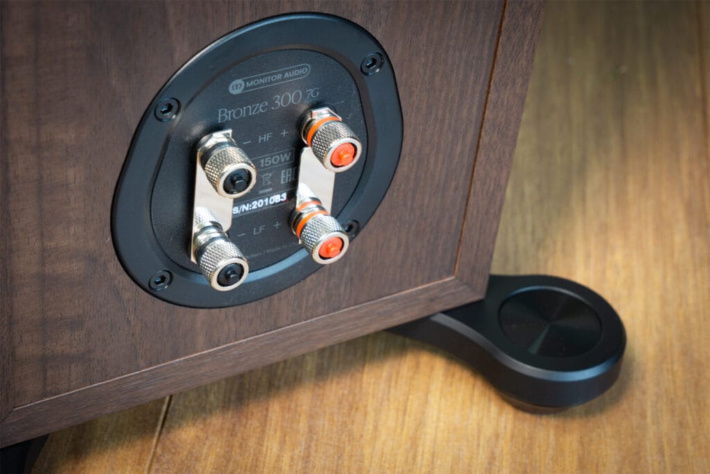 Monitor Audio 300 7G rear connections