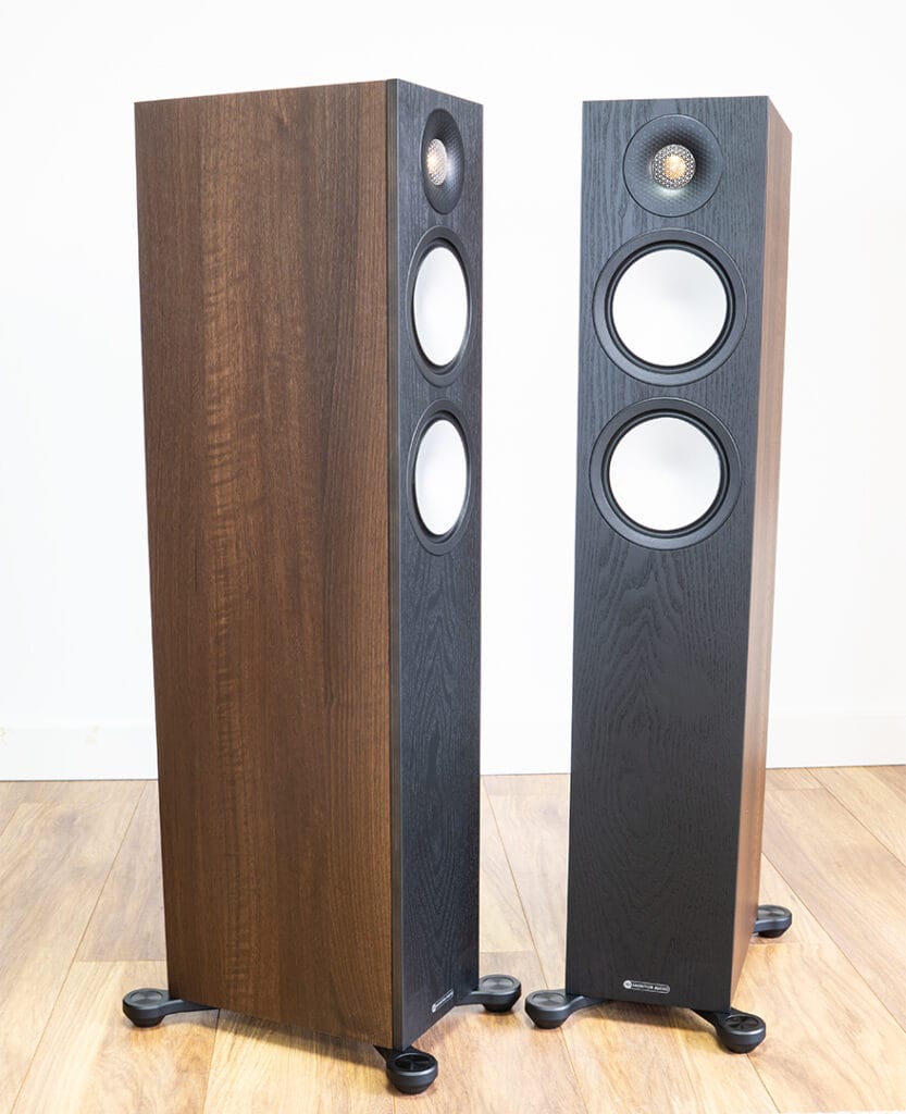 Monitor Audio 300 7G side on