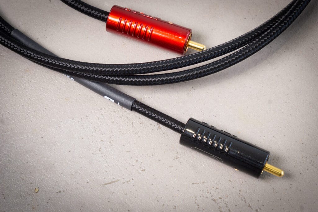 Atlas Arran RCA R1 plug grips