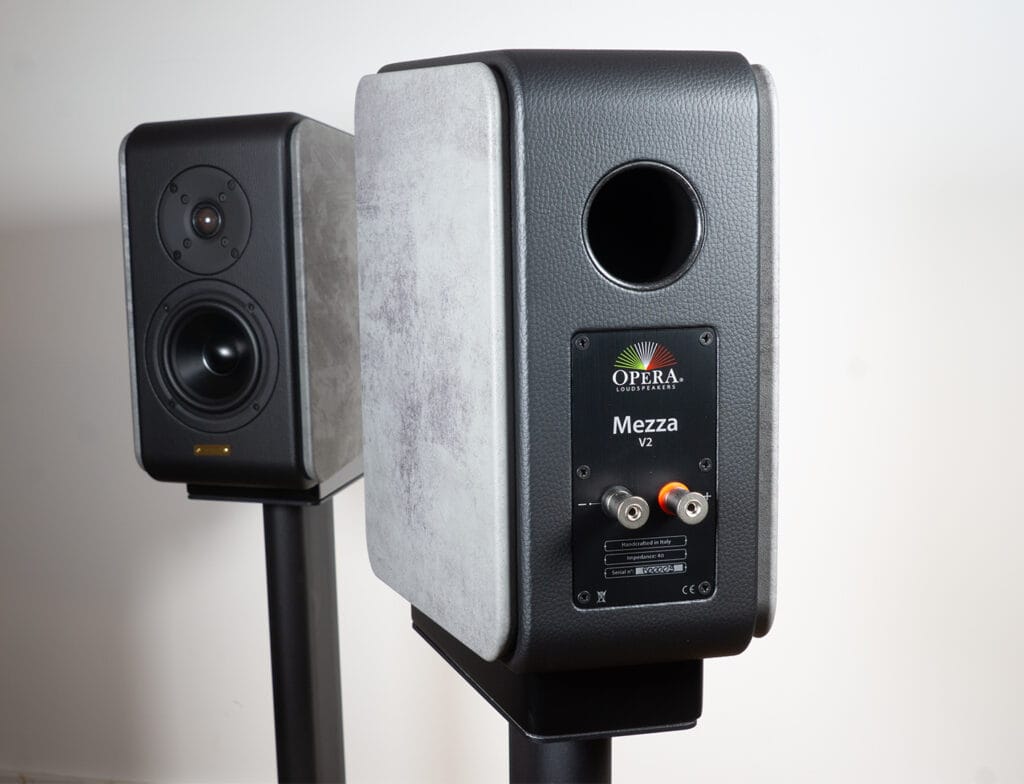 Opra Mezza v2 bass port