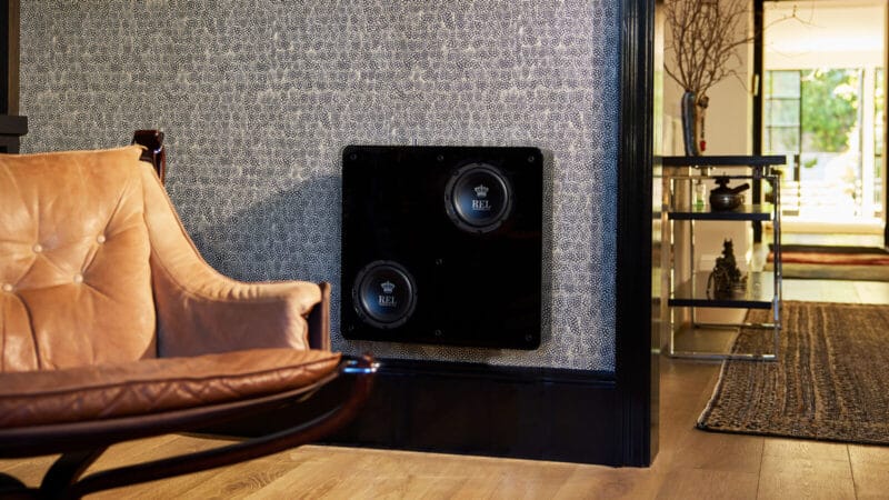 REL Planar on wall