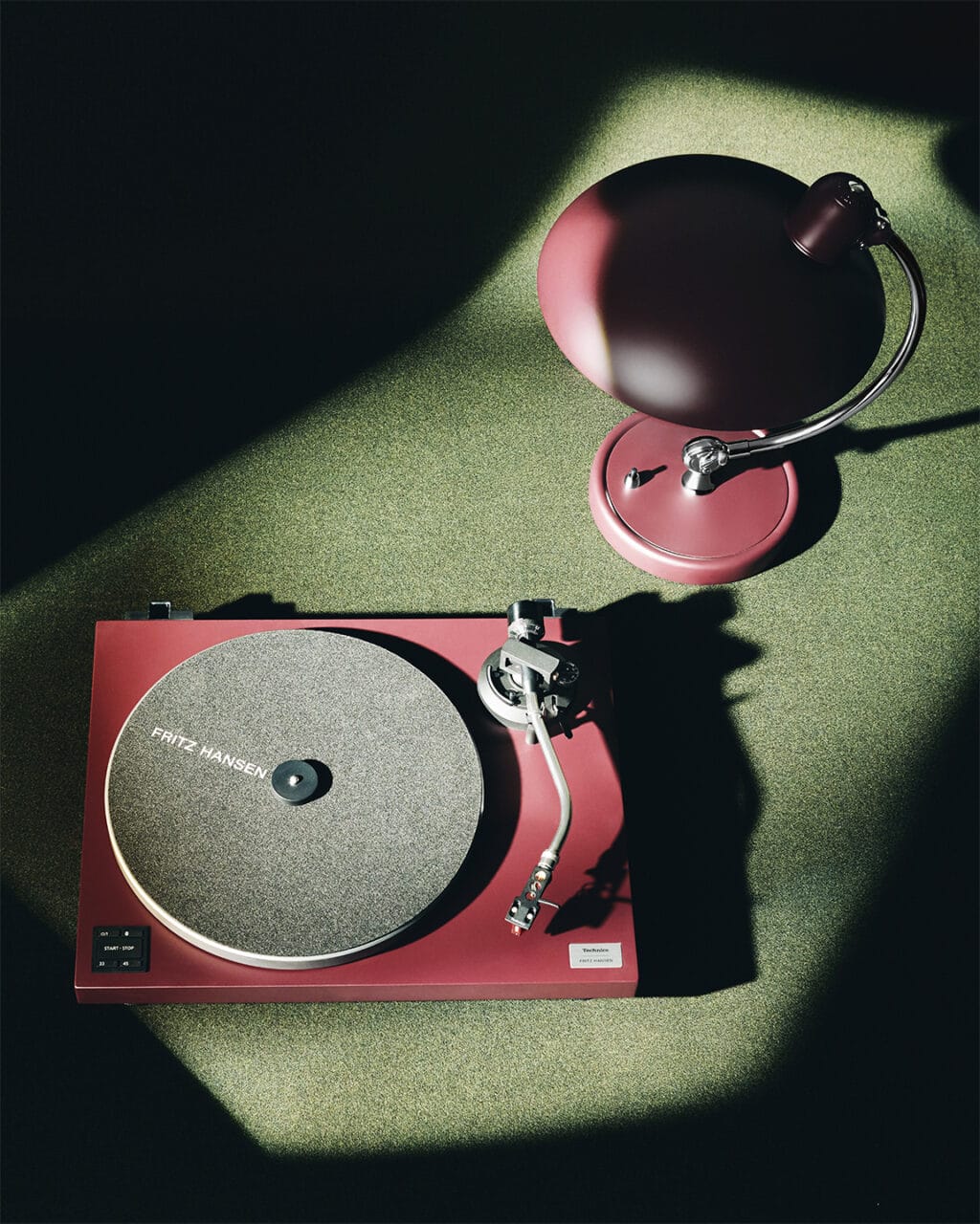 KAISER idell Luxus 6631-T and Technics SL-40CBT,