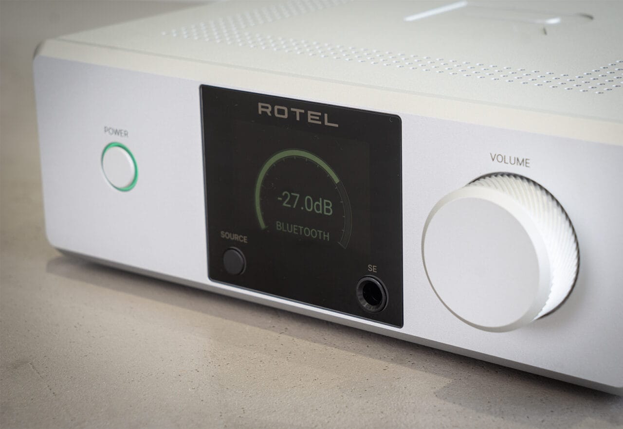 Rotel DX-5 front screen with volume