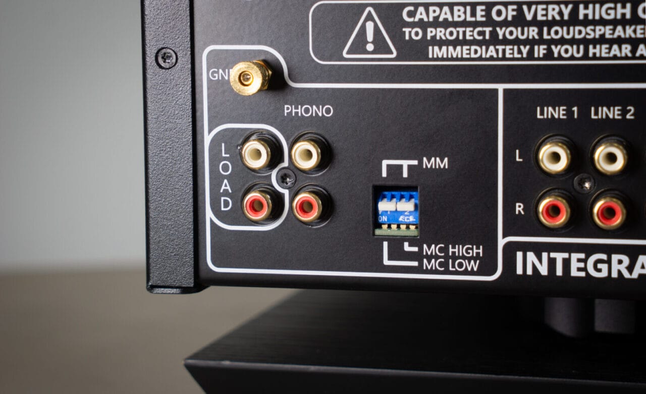 AVID Integra phono stage controls