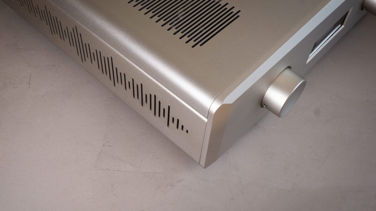 Unison Research Unico Pre v2 casework detail