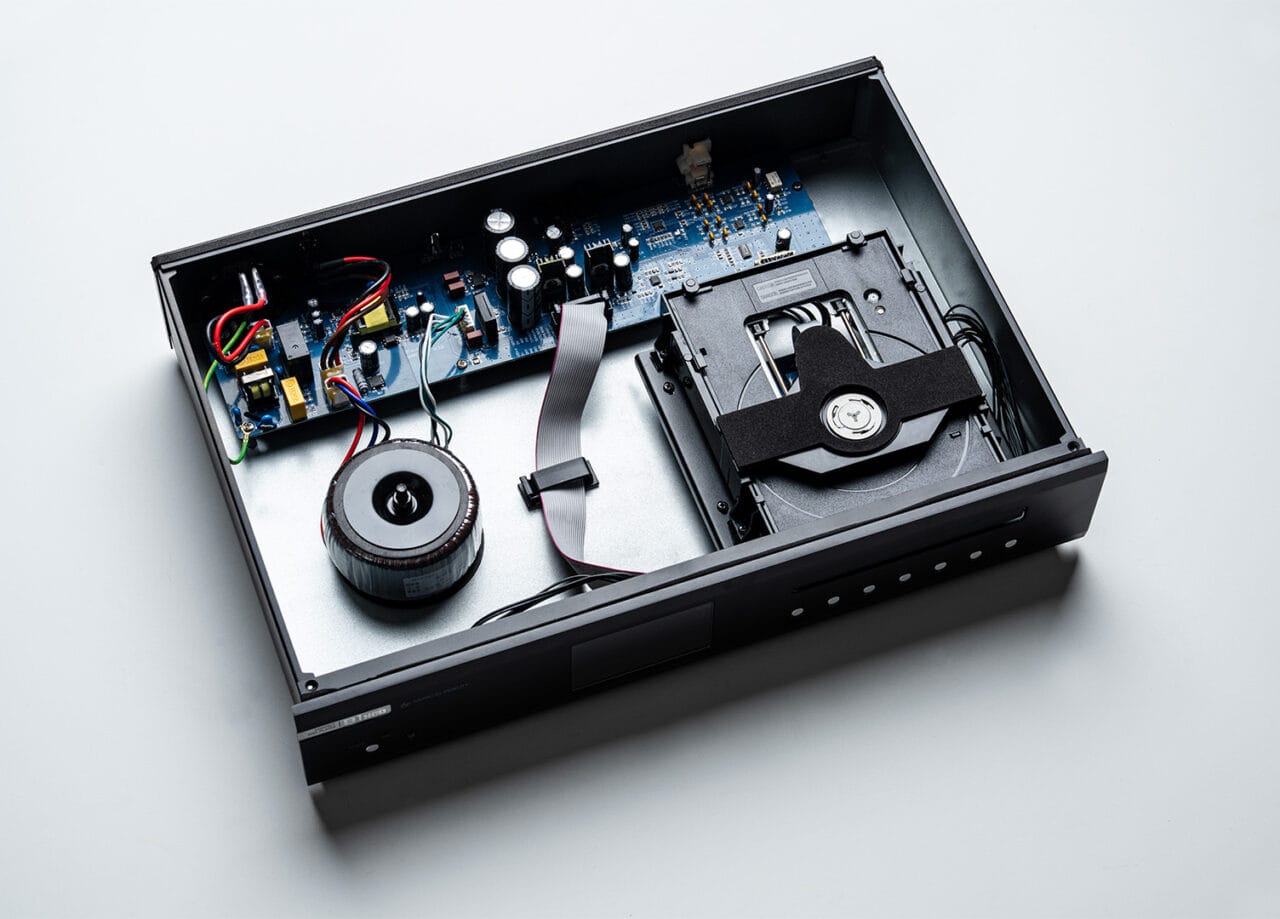Musical Fidelity B1xcd with lid removed
